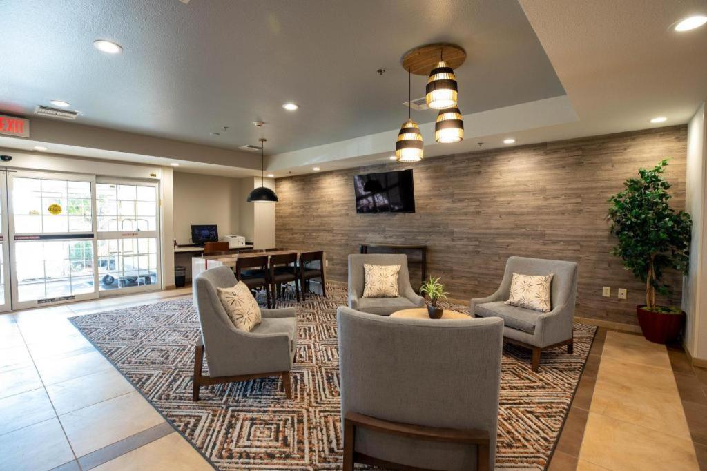 Candlewood Suites Saint Joseph By Ihg Eksteriør billede