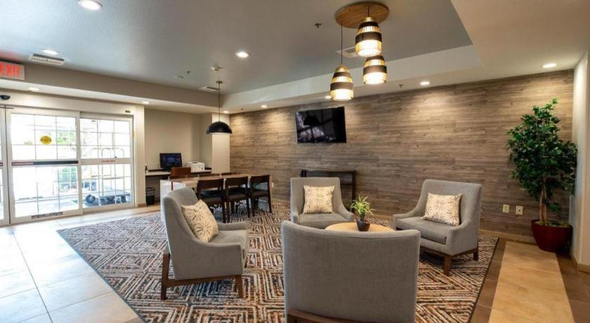 Candlewood Suites Saint Joseph By Ihg Eksteriør billede