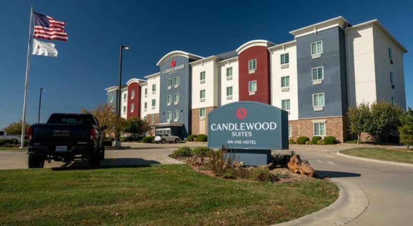Candlewood Suites Saint Joseph By Ihg Eksteriør billede