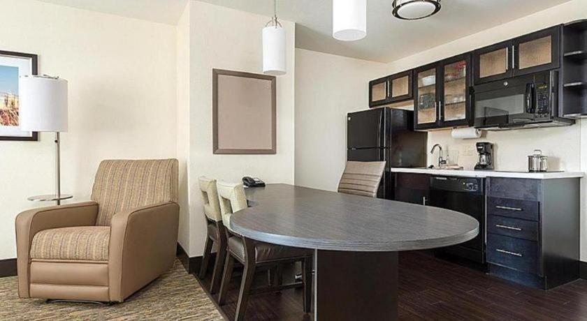 Candlewood Suites Saint Joseph By Ihg Eksteriør billede