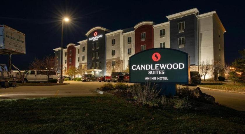 Candlewood Suites Saint Joseph By Ihg Eksteriør billede