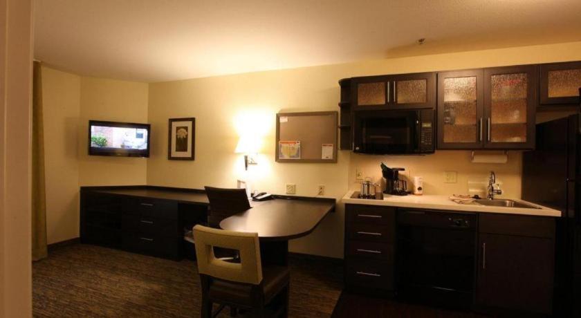 Candlewood Suites Saint Joseph By Ihg Eksteriør billede