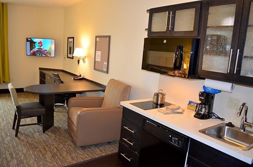 Candlewood Suites Saint Joseph By Ihg Eksteriør billede