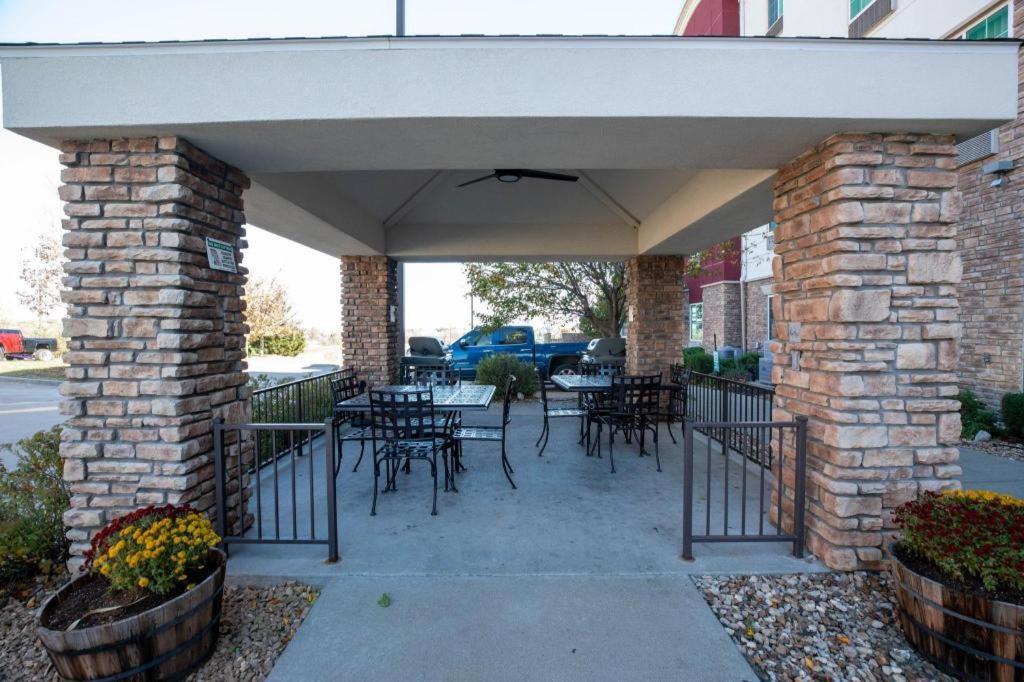 Candlewood Suites Saint Joseph By Ihg Eksteriør billede
